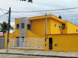 Pousada Amarela Beach Itanhaém，位于伊塔尼亚恩的酒店