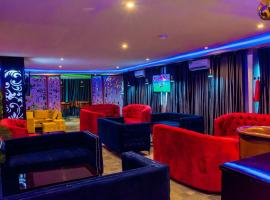 House10 luxury hotel and suites，位于拉各斯的酒店