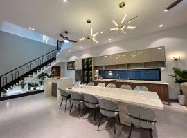 Big Family Modern Villa in Town，位于Svay Riĕng的度假屋