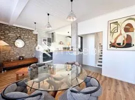 Spacious contemporary duplex - Harbour view