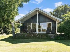 Bright And Cozy Summer House With Sea View，位于海斯勒的酒店