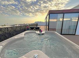 Casa Sankalpa con jacuzzi，位于蒂亚斯的酒店