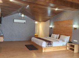 Swami Hotel & Cafe，位于Chak Sohelewāla的酒店