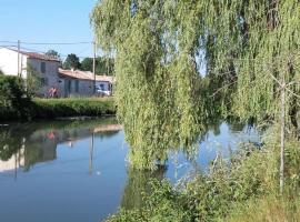 Maison calme au bord de l'eau，位于马朗的酒店