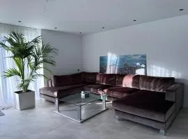 Moderne woning Drachten 2 slaapkamers dichtbij centrum parking voor de deur