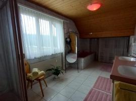 2 Zimmer in Kestenholz，位于Kestenholz的酒店