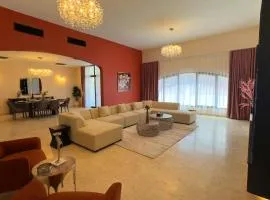 Corniche 5BR Villa -Elegant Luxury Retreat
