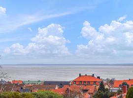 1 Bedroom Awesome Home In Båstad，位于巴斯塔德的酒店