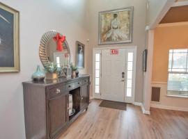 New 5 Star Luxury Home Sleeps 22 Near Airport，位于联合市的酒店