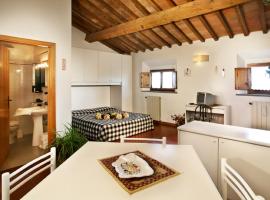 拉米涅拉酒店，位于蒙泰卡蒂尼瓦尔迪切奇纳的酒店