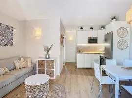 Can Alfredo, Apartamento Cala en Bosch con piscina, terraza y jardín privado