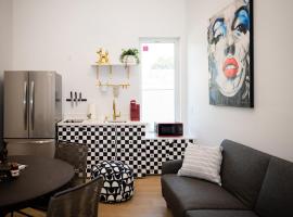 Charming 1BR Near Airport & Studios , EV，位于伯班克的酒店