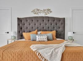 Pet-Friendly l Chic City Escape - Dallas Edition