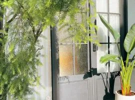 梧同包棟民宿La Petite Maison I Entire House BnB I 寵物友善 I 國旅卡 I 出差商旅可報帳 I 電動麻將 I NETFLIX I Nintendo Switch I MOD I一軒家貸切