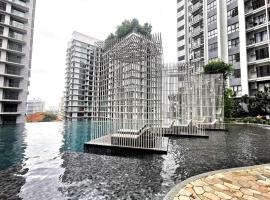Isdian Suite Shah Alam - Huge Corner Lot Condo 3R2B 2 Covered Parking 50inch SmartTV Youtube with WiFi，位于莎阿南的酒店