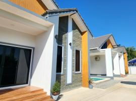 Sisters Real Escapes - Entire Villa，位于美索的带泳池的酒店