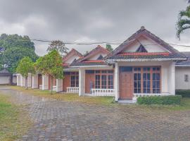 RedDoorz at Hotel Padjajaran Tasikmalaya，位于打横的酒店