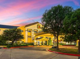 Super 8 by Wyndham Lubbock West，位于拉伯克的酒店