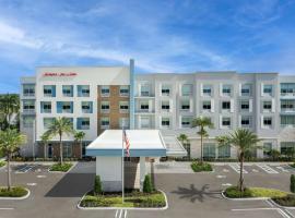 Hampton Inn & Suites Naples South，位于那不勒斯的酒店