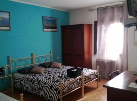 西尼斯雕像旅馆，位于卡布拉斯的酒店