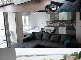 Royal Apartmani，位于克拉多沃的带停车场的酒店