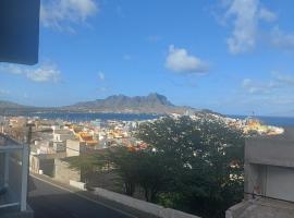 Oia Mindelo Chambre d'hotes，位于明德卢的酒店