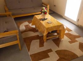 Appartement chez Alioune，位于Tilel的酒店