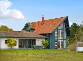 Beautiful Home In Ystad With Wifi