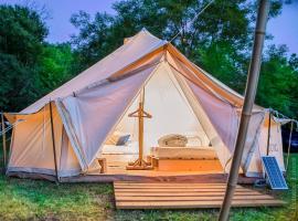 Lodg'ing Nature Camp Dordogne，位于拉卡沃的豪华帐篷