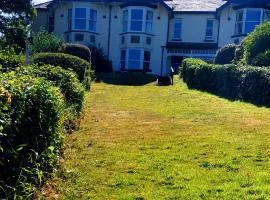 3 Avonside, Bantham - period property with stunning sea views!