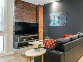 Boutique 2BR Apartment on James St North Sleeps 6