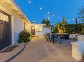 Walk to Beach, Outdoor Living, Pet-Friendly!