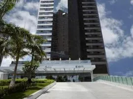 Flat no Transamérica Prestige, em Boa Viagem, Recife, com portaria e restaurante 24h - ideal para Turismo, Visto Americano e Jogos da série A