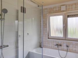 Amazing Home In Dwingeloo With Wifi，位于德文格洛的酒店