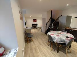 Gîte 10 personnes maison entière，位于Villemoirieu的酒店