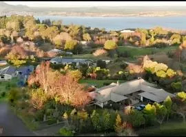 Acacia Bay Lodge