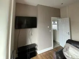 Comfy and cosy 1 bed flat in IG11