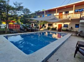 Tunco Beach apartment with AC and pool by Madriguera，位于拉利伯塔德的酒店
