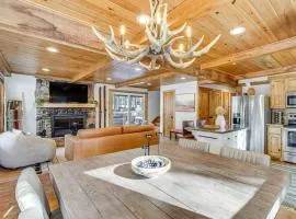Hot Tub and Fireplace Cozy Angel Fire A-Frame Cabin