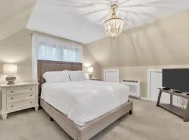 Family-Friendly Home Near Beach with Fenced Yard , Fire Pit, Three Bedroom Plus Office make for Four Unique Sleeping Spaces, Pocasset Home Perfect for Families, Host up to 7, 24 Hr Hospitality