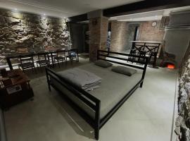 46 Loft apartment with king-size bed，位于切尔尼戈夫的宠物友好酒店
