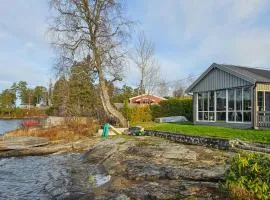 Lovely Home In Spydeberg With House Sea View