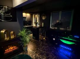 Jacuzzi Jungle Apartments，位于马尔堡的酒店