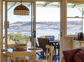 Olive's Cottage and Gardens - WINTER SPECIAL，位于Windermere的酒店
