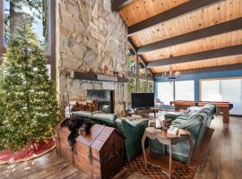 Awesome Home Above the Lake - Dogs Welcome VH315，位于Bear Valley的酒店