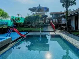 Villa Kayu Ciwidey