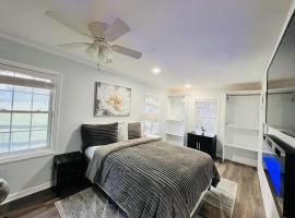 Private & Quiet Guest House I 15 Min from DC，位于Oakton的酒店