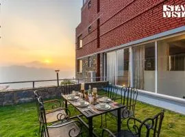 StayVista at Mist - Elysium Estate with WiFi, Bonfire