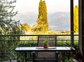 Aelia Guesthouse - Private Garden Retreat