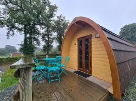 Cabane forestière près base nautique avec terrasse et parking - FR-1-591-647